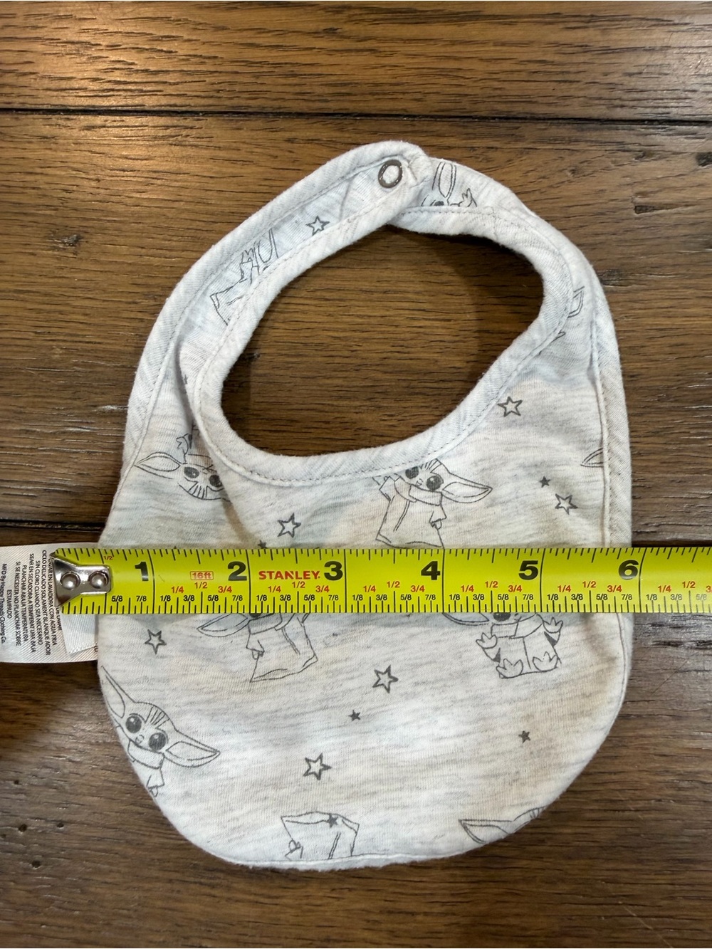 Star Wars Baby Bib in Light Gray with Grogu Sketches - Picture 7 of 7
